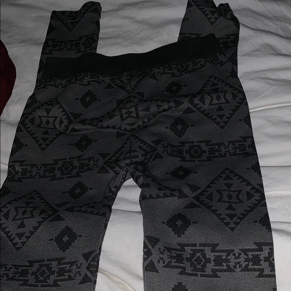 Four pairs of leggings - Picture 6 of 8